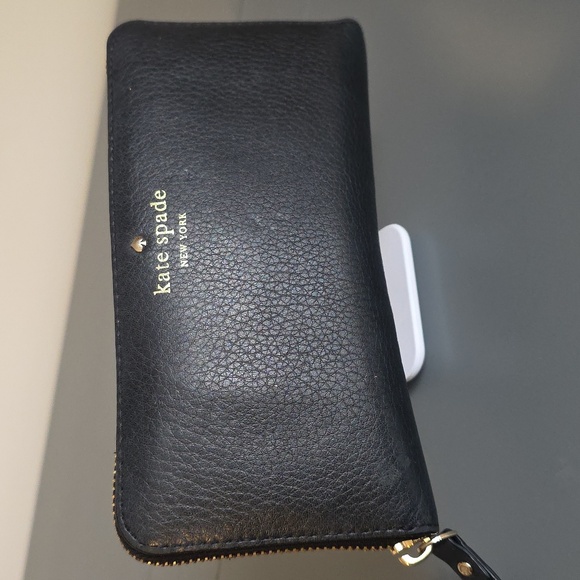 kate spade Handbags - KATE SPADE NEW YORK Black Zip Around Leather Wallet
